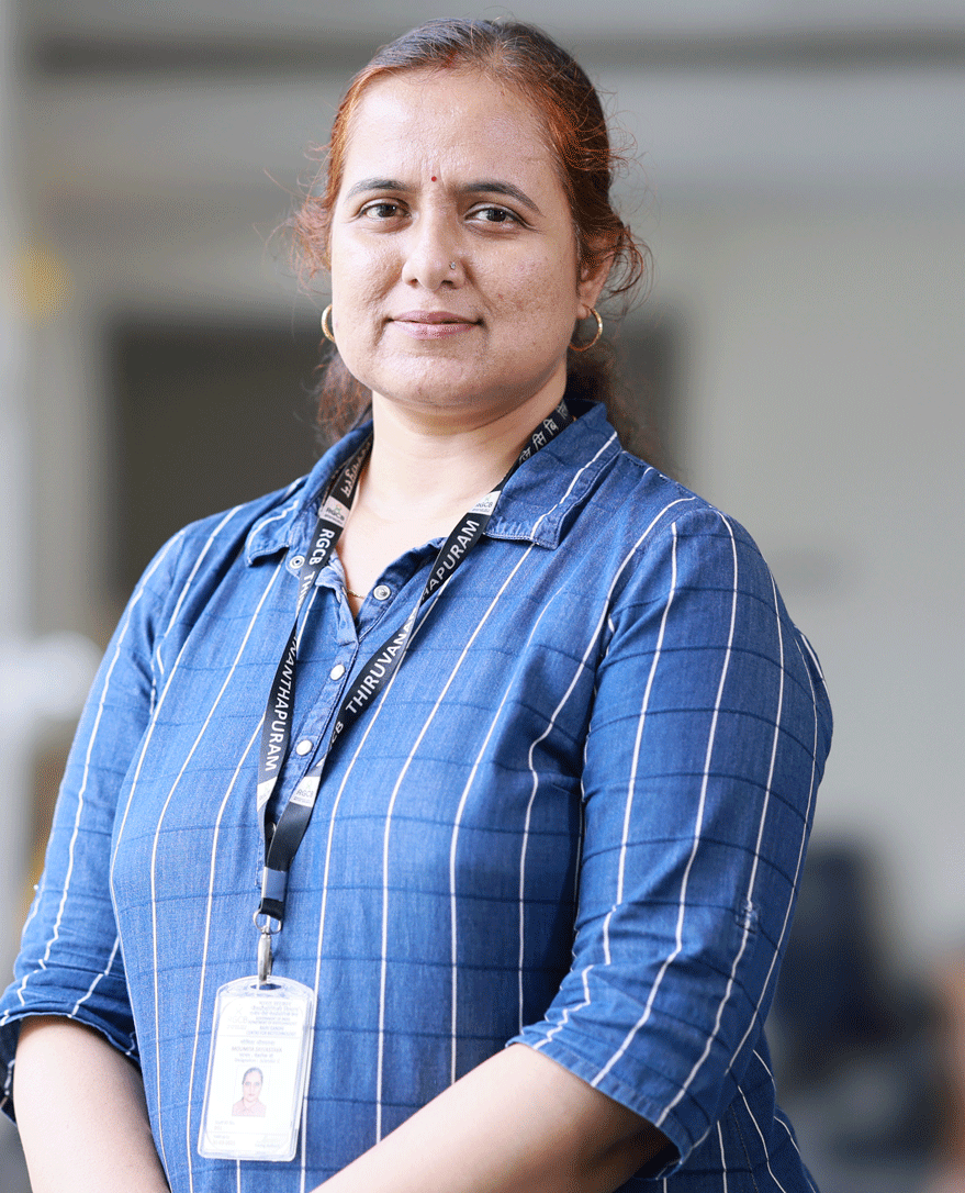 images/faculty-dir-large/2025/moumita.gif