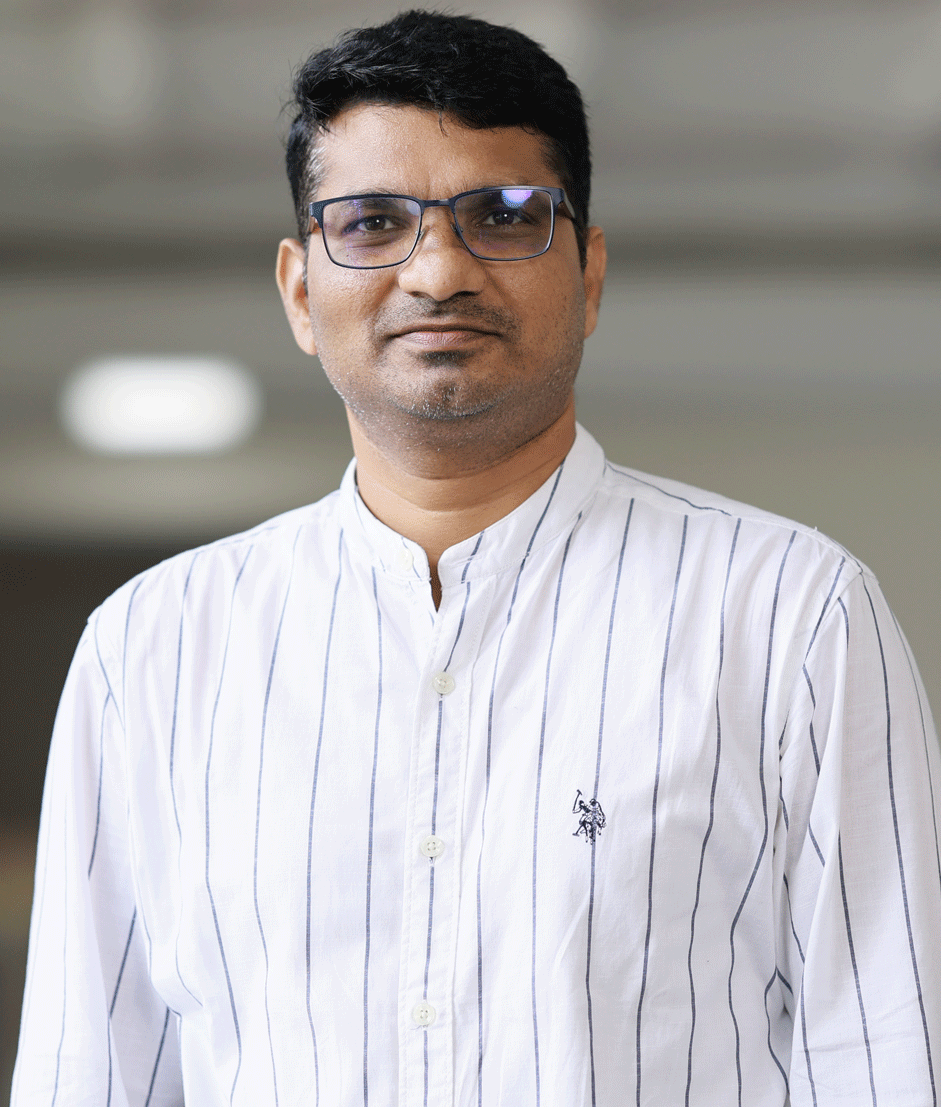 images/faculty-dir-large/2025/ramesh.gif
